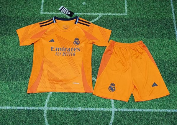 real madrid 24-25 away kids kit